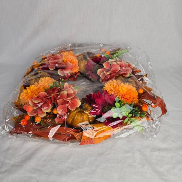 Fall Holiday Wreath 16" x 16" x 3.5" Leaves Pumpkins Floral Artificial New - Picture 7 of 12